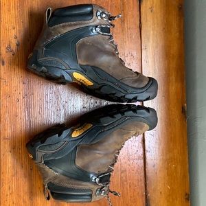 Women’s keen Ketchum leather boots